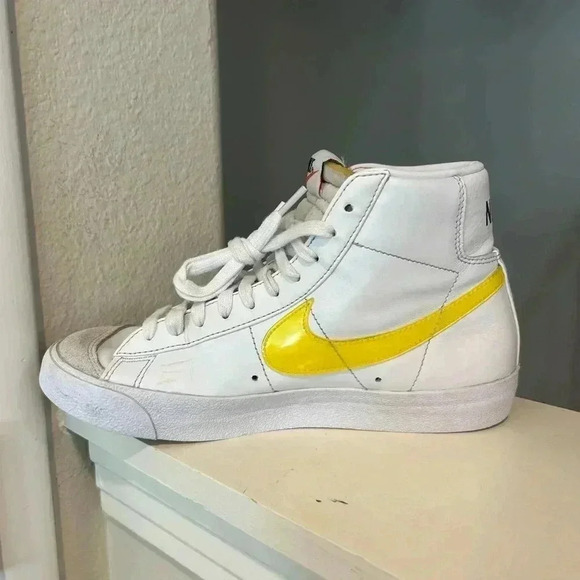 Nike Blazer 77 Mid DJ3050-101 Essential White Opti Yellow Sneakers US Women's 8 - Picture 3 of 9